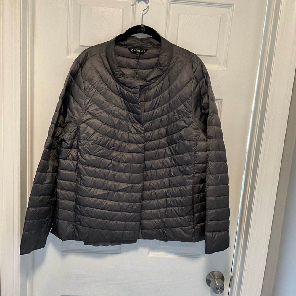 ATHLETA Downkind Silver Bells Snap Front Lightweight Quilted Puffer Jacket - Picture 2 of 7